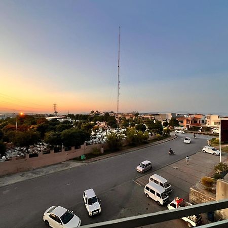 Comfortable Rental Apartments In Bahria Town Rawalpindi Eksteriør bilde