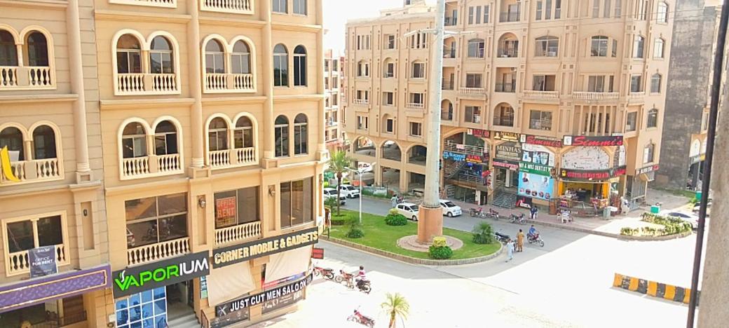 Comfortable Rental Apartments In Bahria Town Rawalpindi Eksteriør bilde