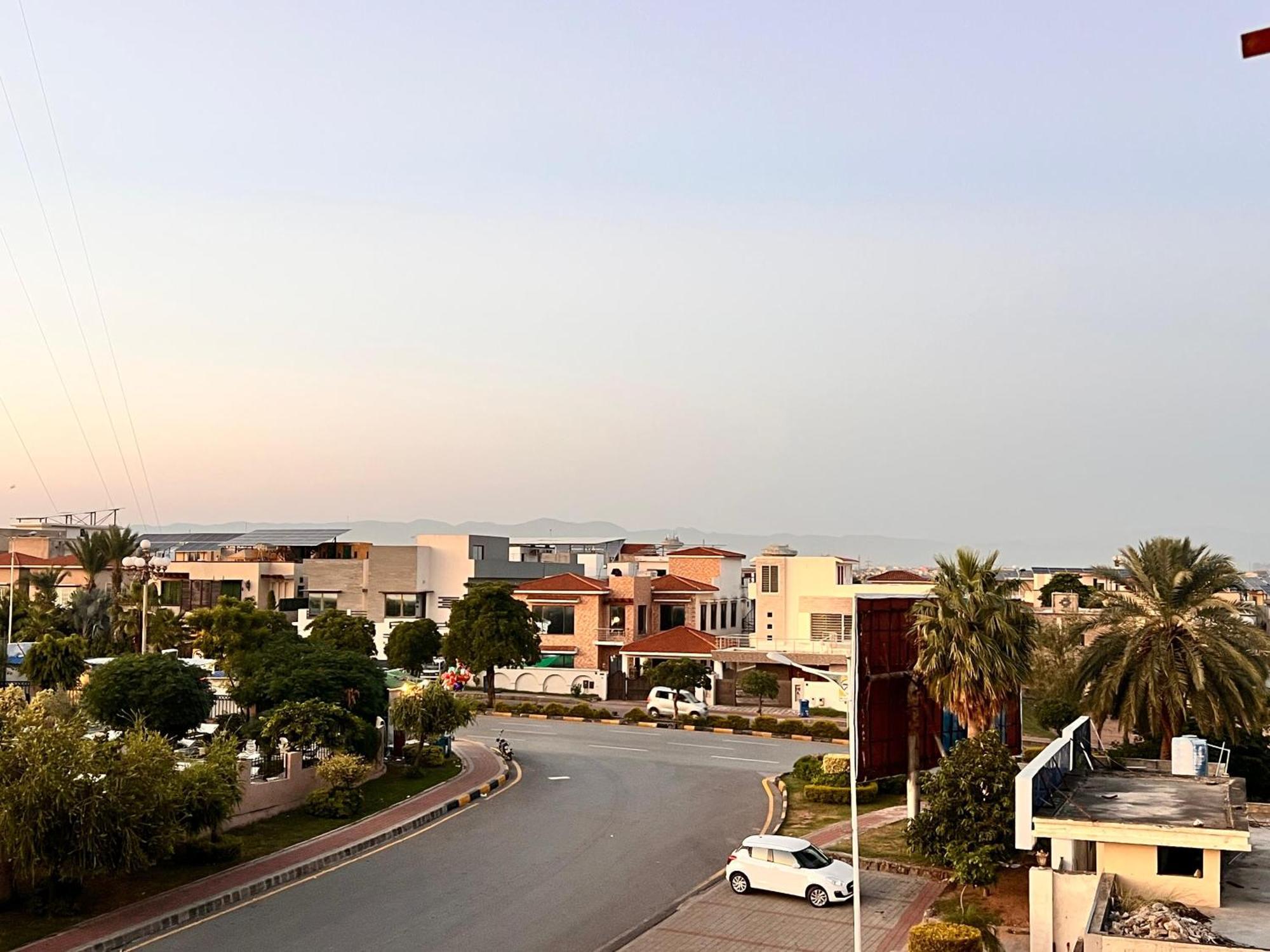 Comfortable Rental Apartments In Bahria Town Rawalpindi Eksteriør bilde