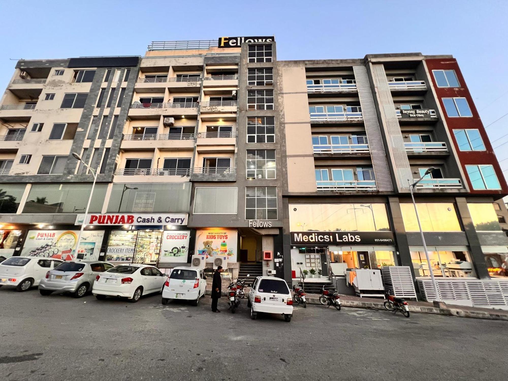 Comfortable Rental Apartments In Bahria Town Rawalpindi Eksteriør bilde